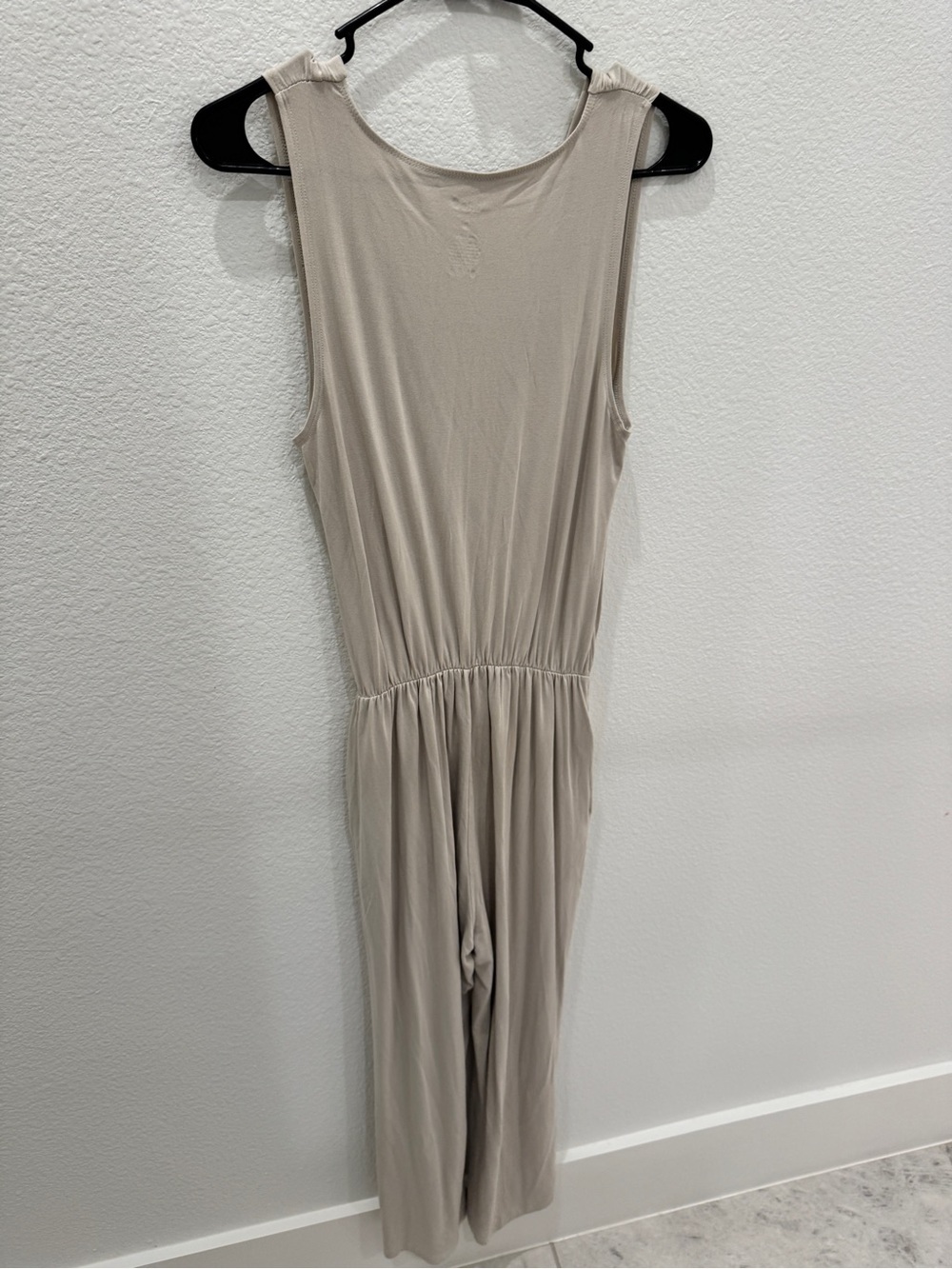 Kyte Baby Womens Jumpsuit- open V neck for easy nursing - Picture 6 of 6